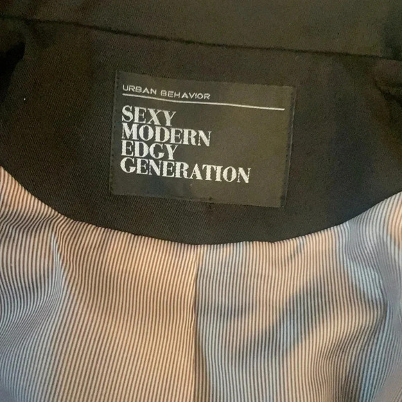 NWNT black Sleeveless Vest with Lapels and Relaxed Fit size small - Picture 7 of 8